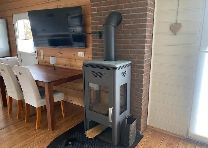 Eifelcottage Zaunkoenig * Ulmen